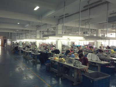 寧波市鄞州新博服飾 匠心織就時尚，創新引領服裝潮流